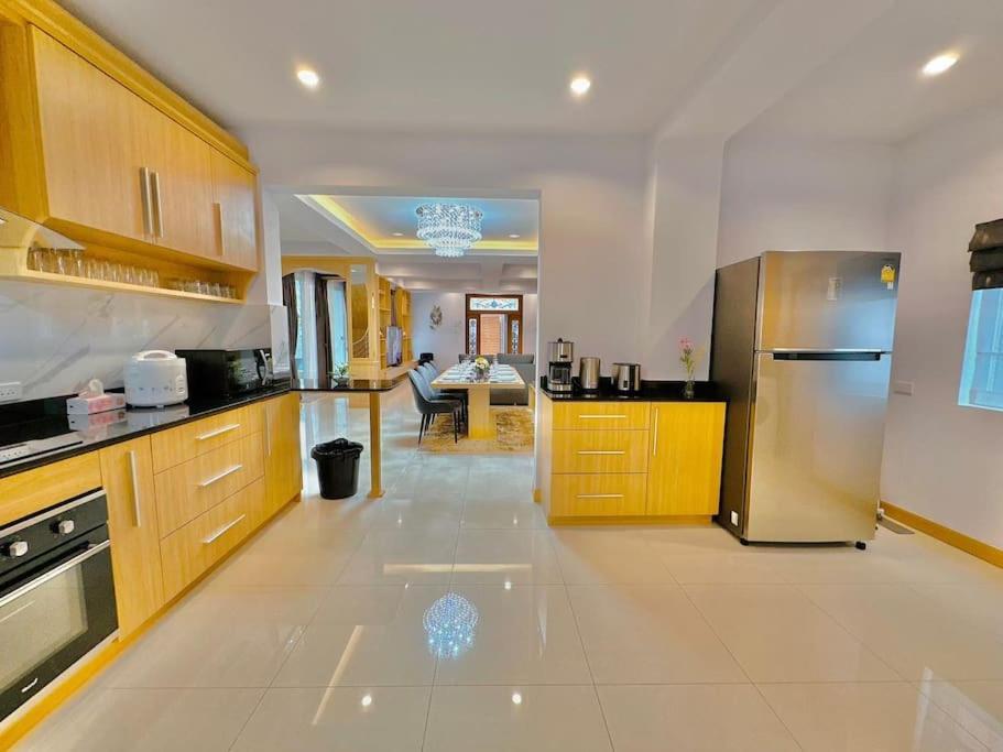 Tagvilla Lagoon Pool In 8 Bedroom Villa Pattaya