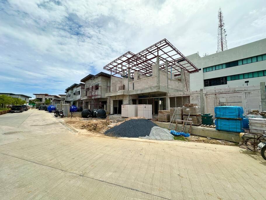 Super Luxury 3 Bedroom Private Pool With Jacuzzi, Near 711, 10 Minutes To Walking Street And - Mt 7 Villa *