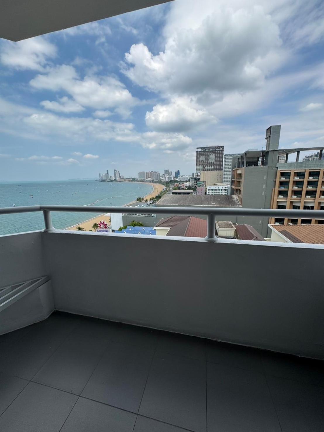 Hermann - Sha Extra Hotel Pattaya