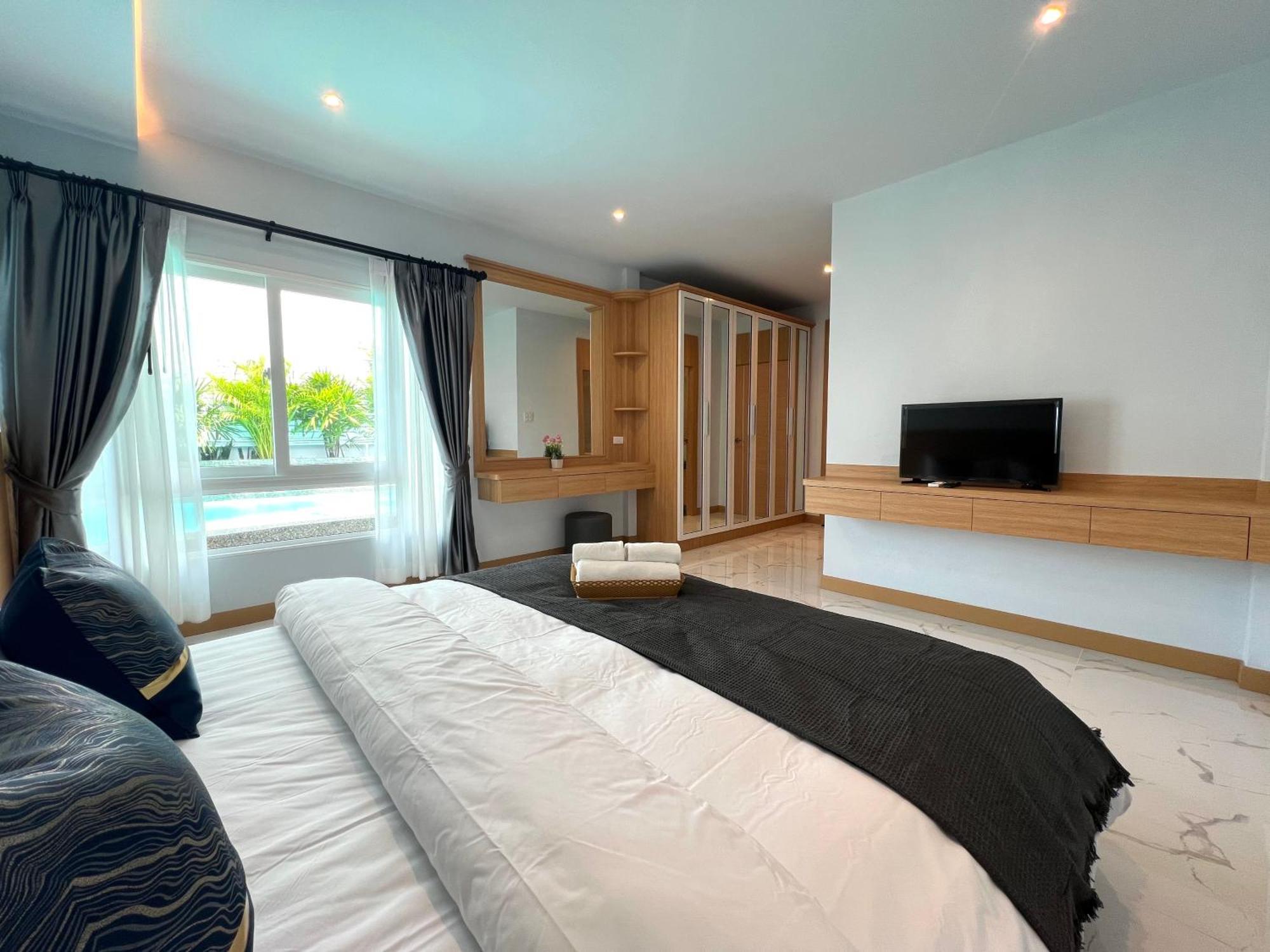 Villa Modern Private Pool Villa,walking Street 10min,city-house 171b Pattaya