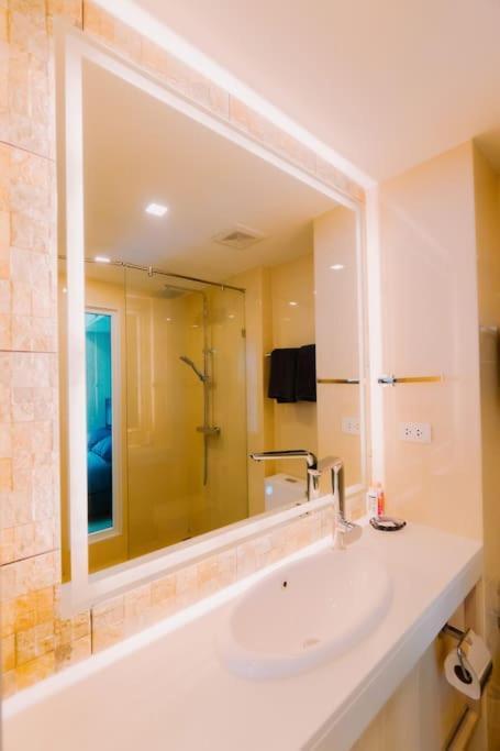 Proche Des Plages, D'angle Lumineux! Apartment Pattaya