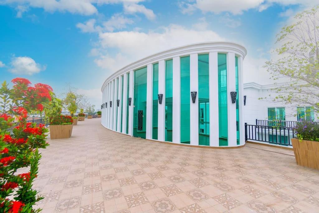 Apartment Proche Des Plages, D'angle Lumineux! *