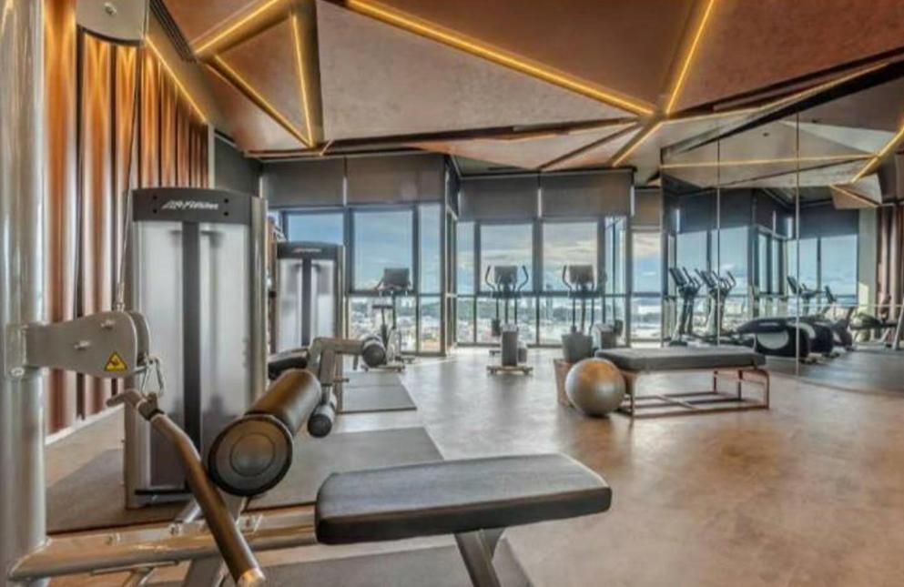 Edge Seaview With Infinity Pool & Free Netflix * Pattaya