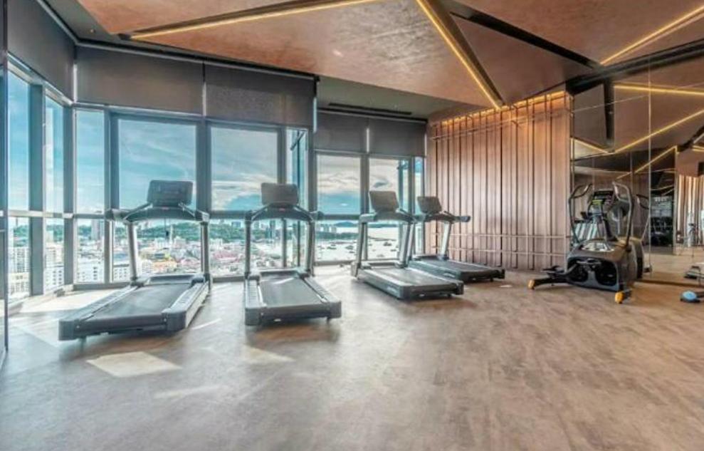 Edge Seaview With Infinity Pool & Free Netflix *