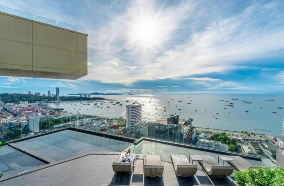 Edge Seaview With Infinity Pool & Free Netflix Apartment Pattaya