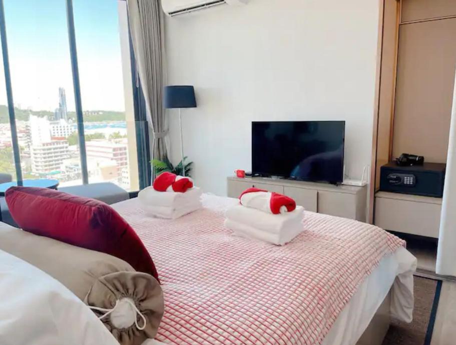 Apartment Edge Seaview With Infinity Pool & Free Netflix *