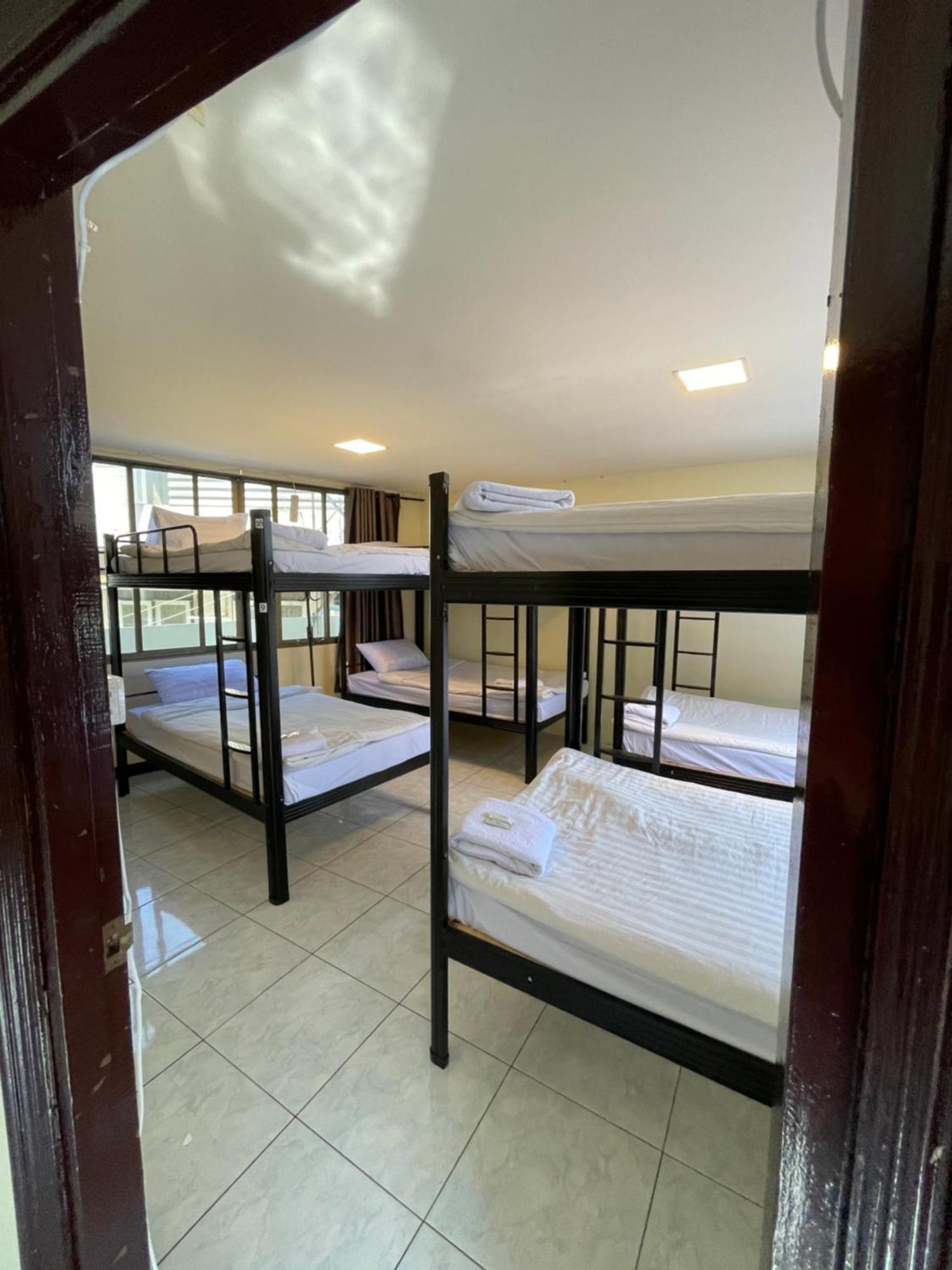 Hotel Maland House - Soi 14 Saisong Road *