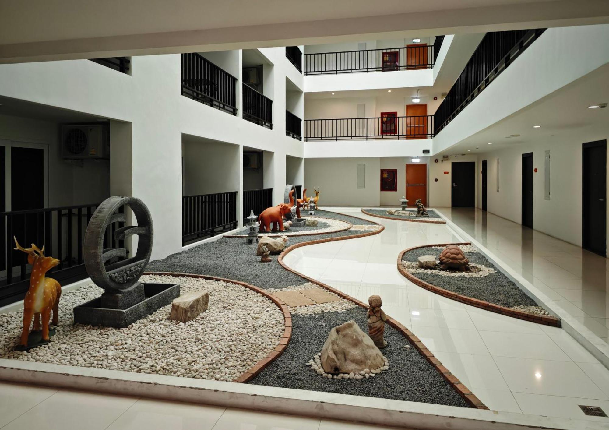 New Nordic Atrium By Apartwell Apartment