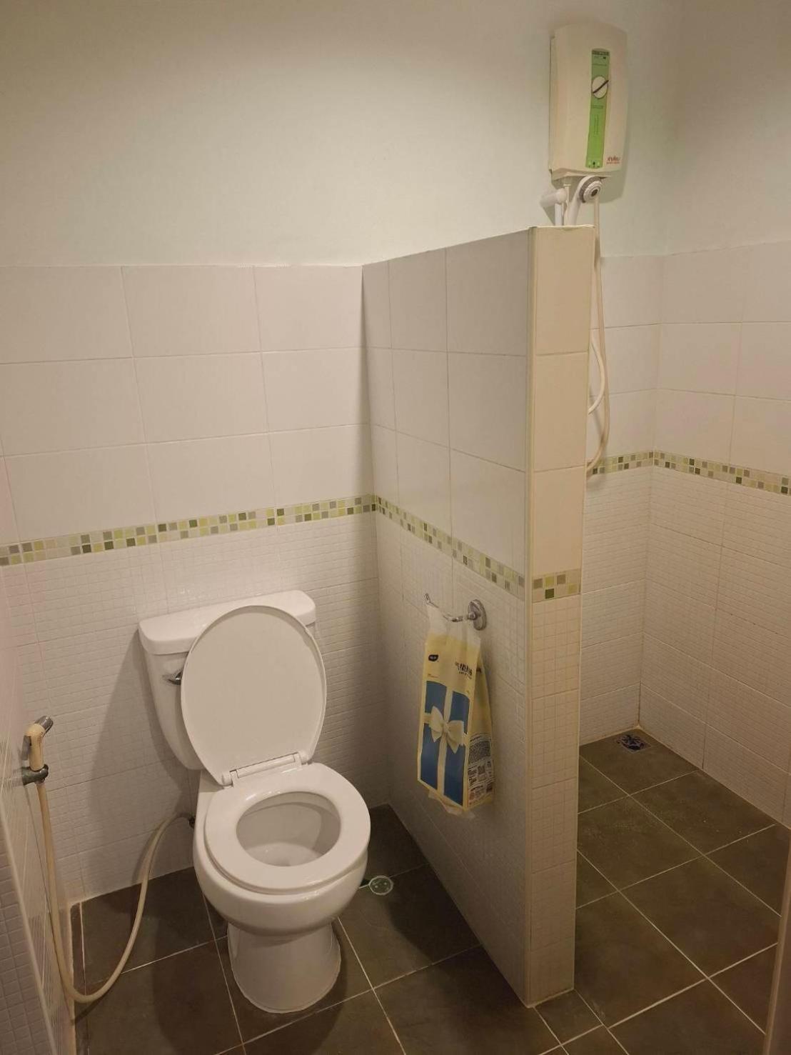 Peaceful 300 Sq Ft With 2 Balcony, Mountain View Pattaya
