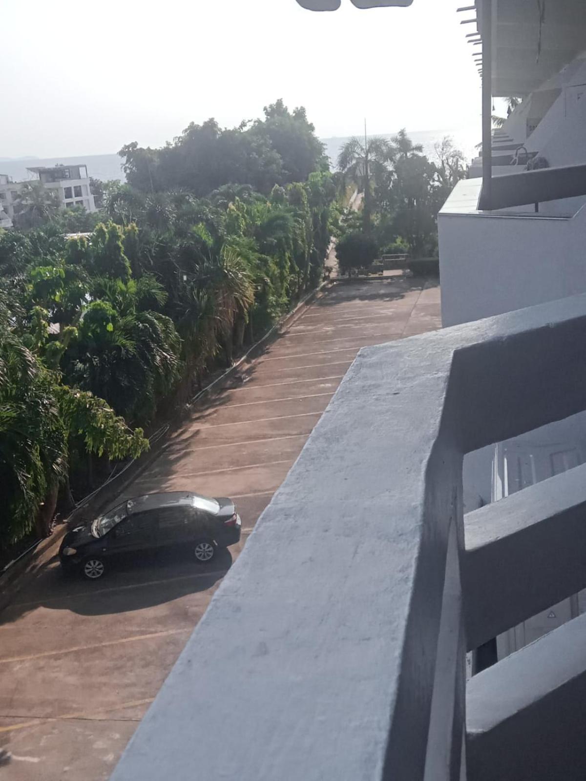 Condotel A Jomtien Road * Pattaya