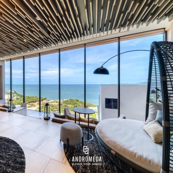 Sea View At The Front - Breathtaking View *