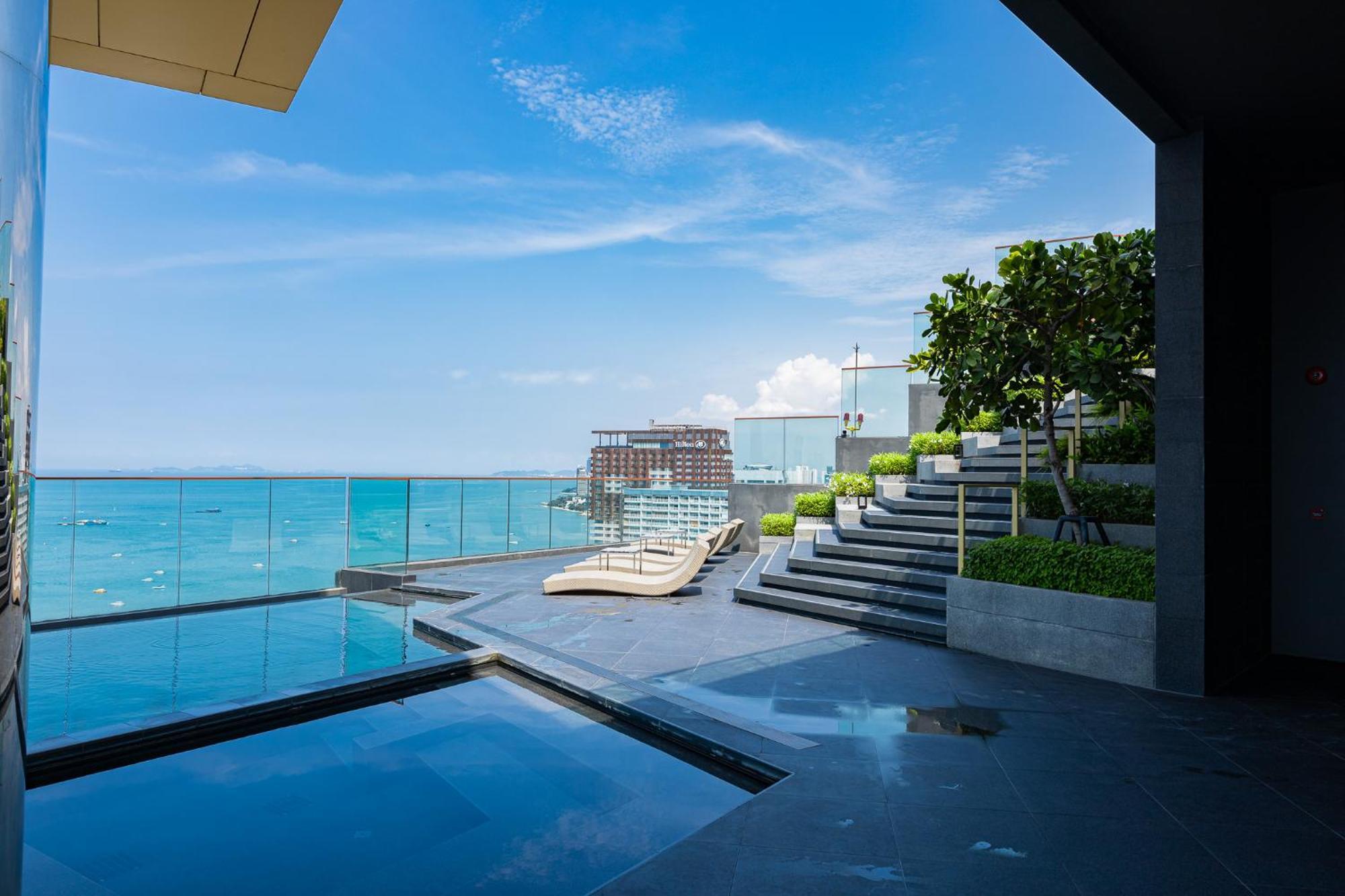 Edge Sea View