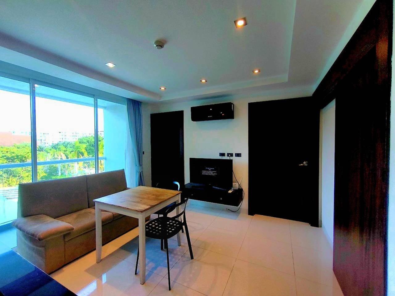 Serenity Wongamat 413 Apartment Pattaya