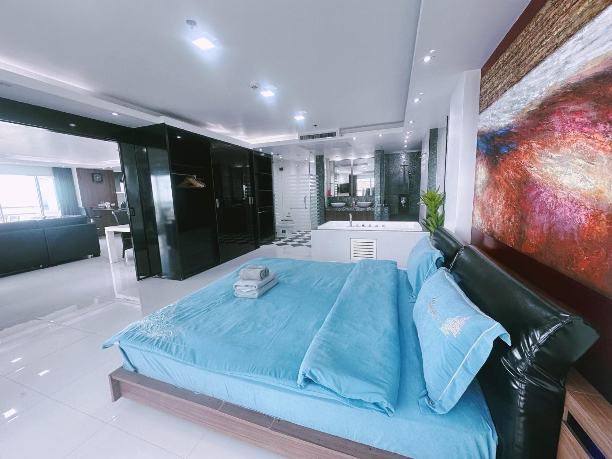 Amazing Big Balcony Seaview Dontan Beachfront Apartment