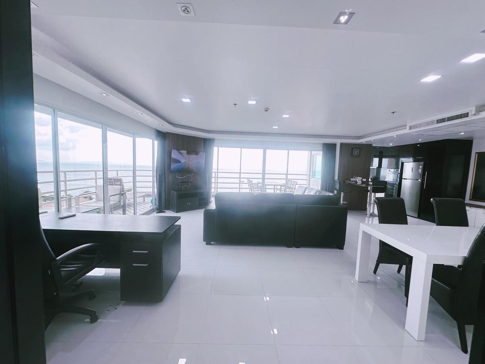 Amazing Big Balcony Seaview Dontan Beachfront Apartment