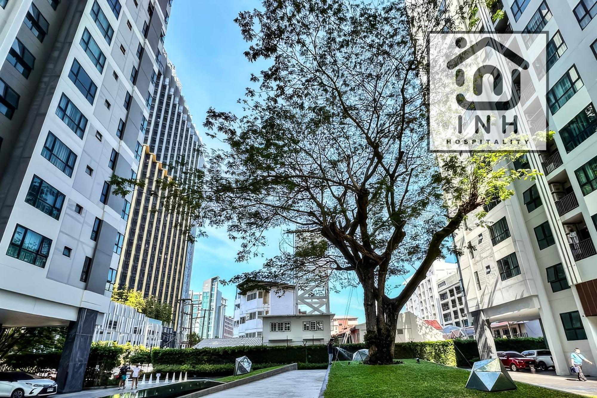 The Base Exclusive By Inh Global *