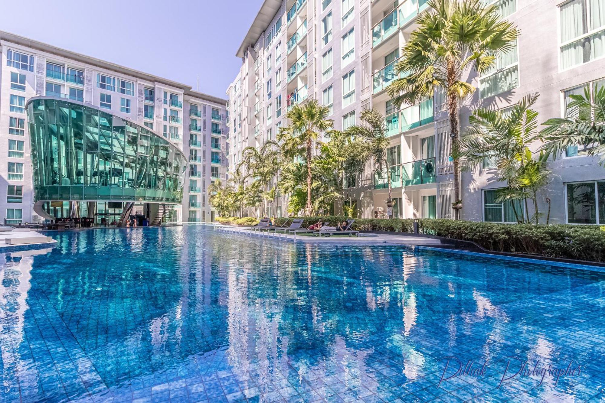 Center Pool View * Pattaya
