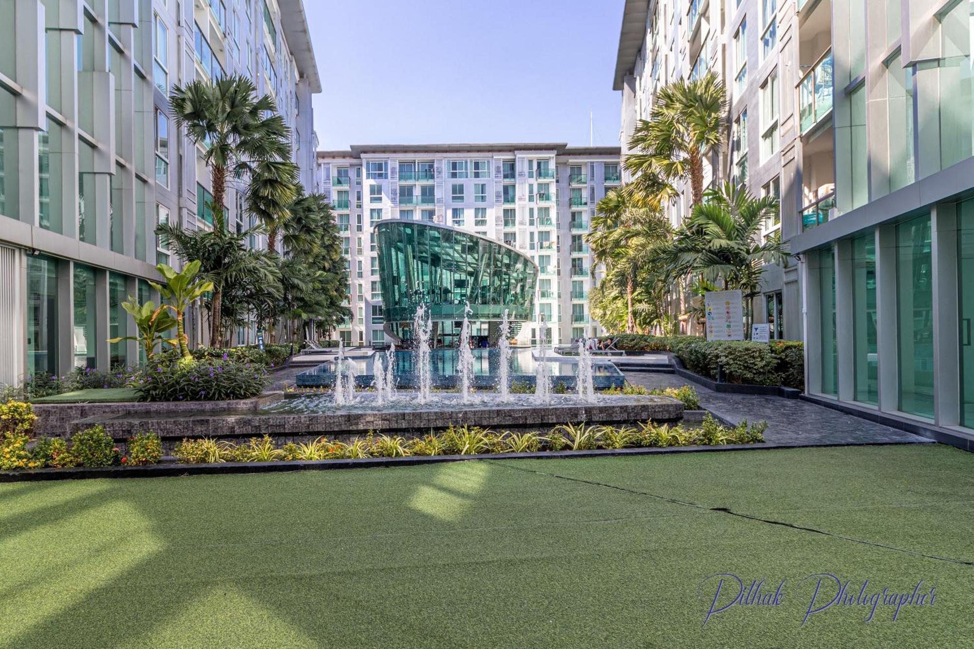 Apartment Center Pool View Pattaya