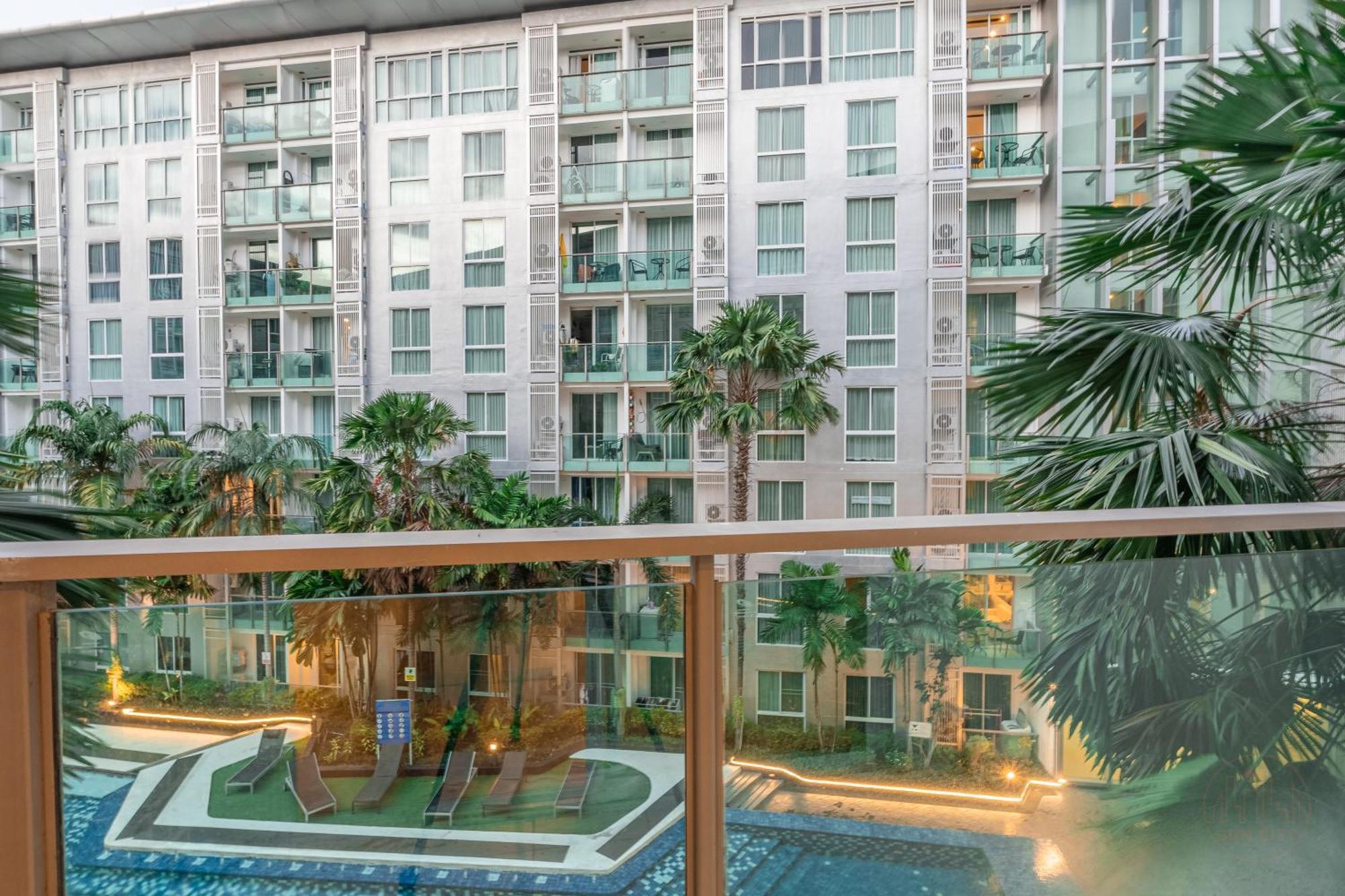 Apartment Center Pool View Pattaya