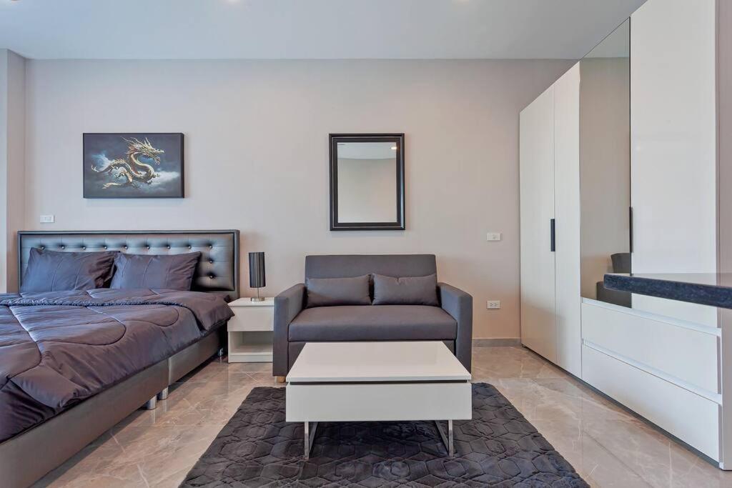 Apartment Beachfront Phratamnak Pattaya