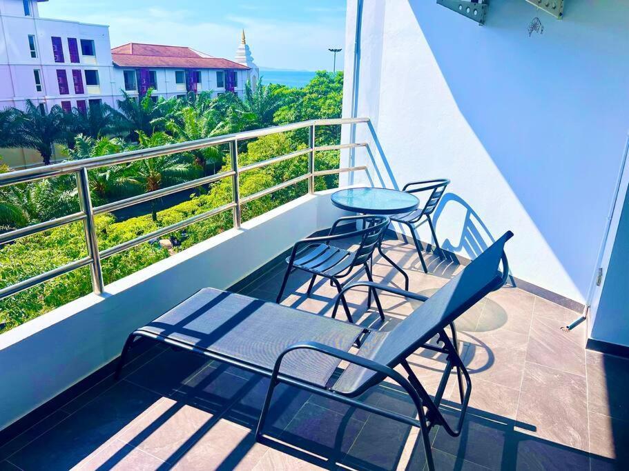 Apartment Beachfront Phratamnak Pattaya