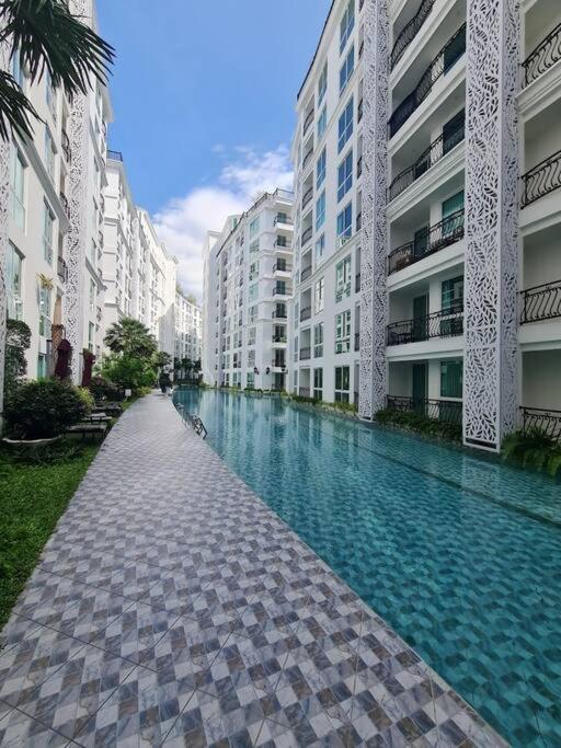 1bed Luxury With Pool & Gym Access Near Walking Street Apartment Pattaya