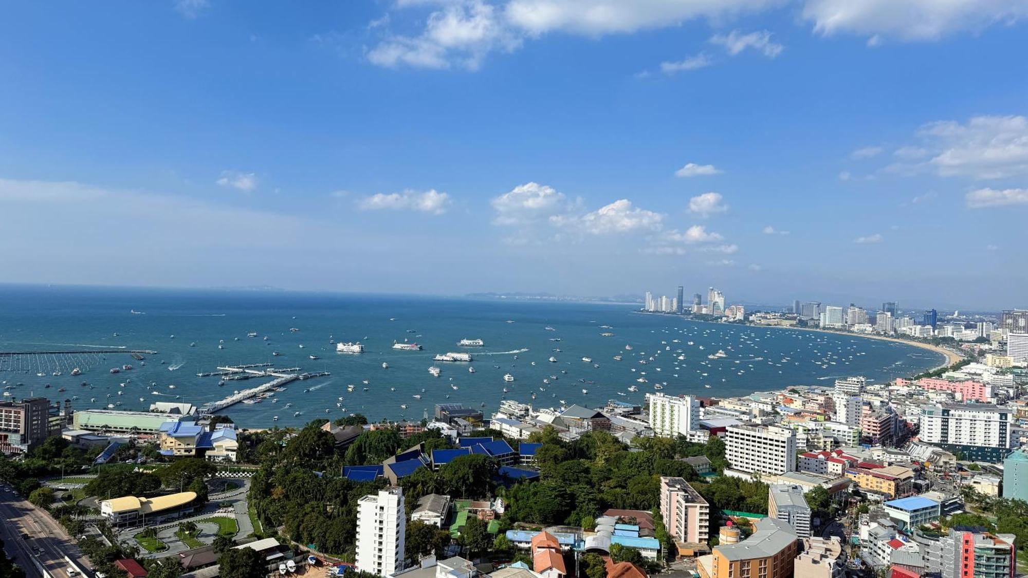 Unixx Seaview Luxury Aparthotel Pattaya