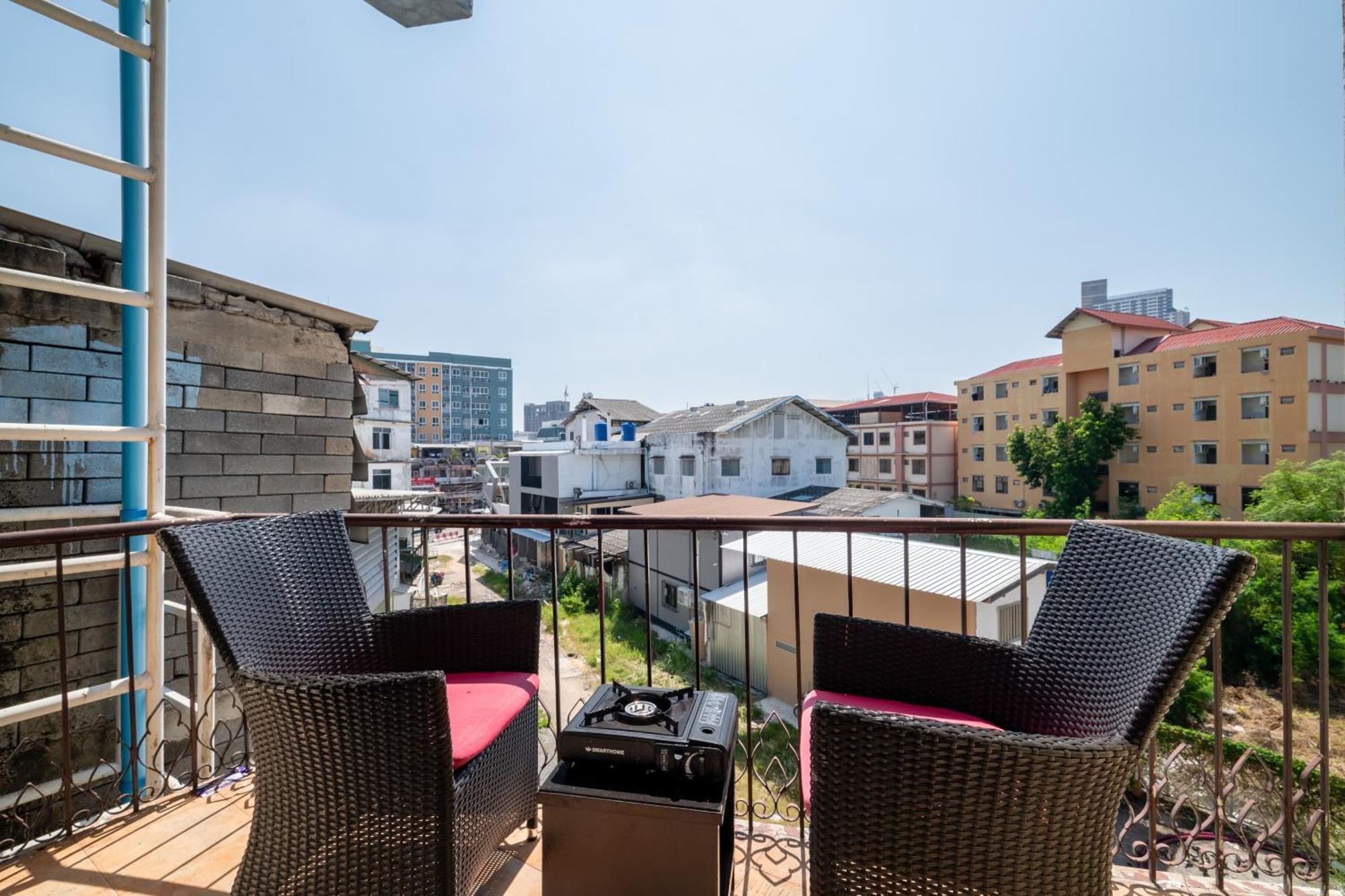 Abunawas Merry At Walking Street Hotel Pattaya