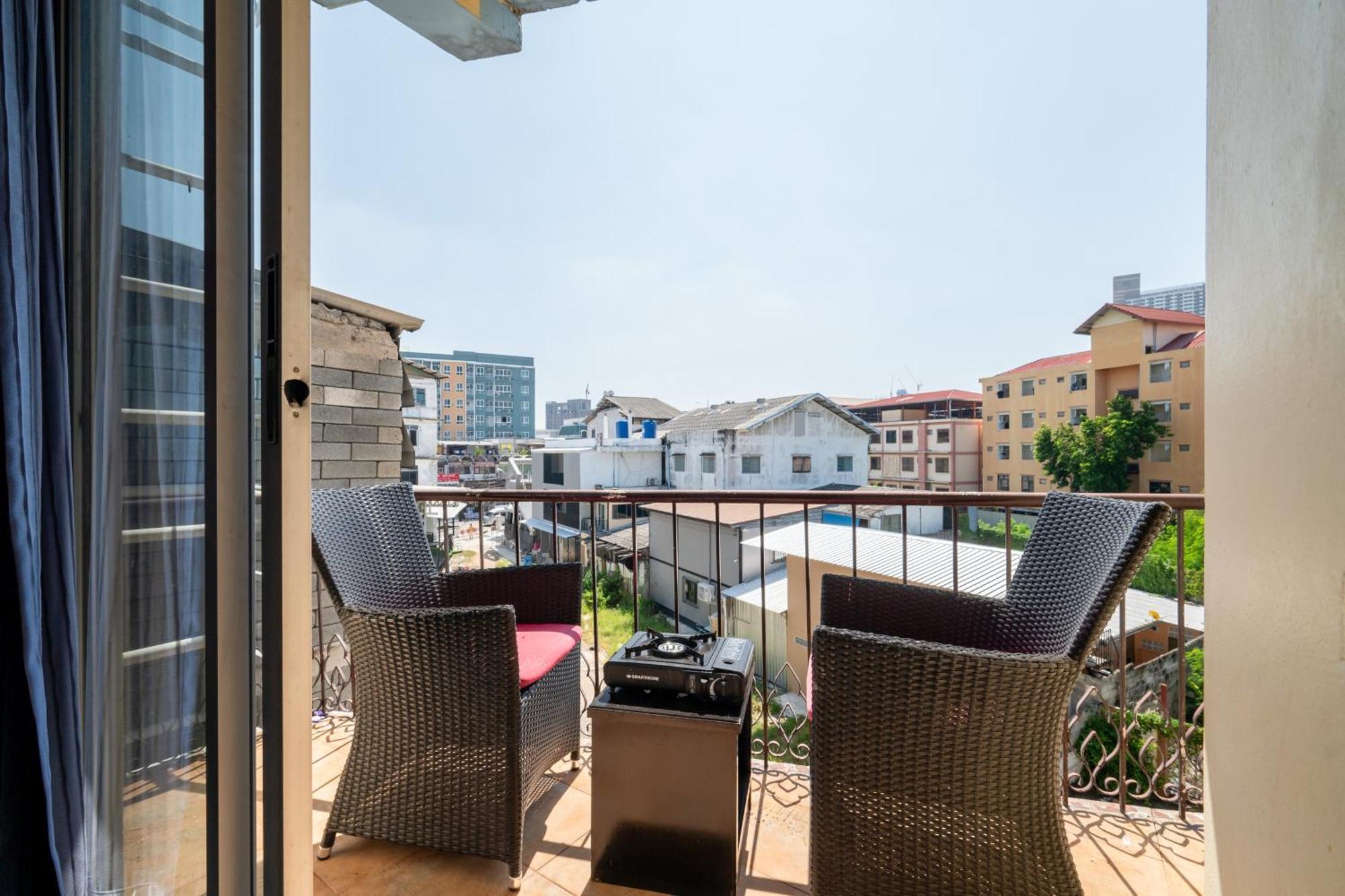 Abunawas Merry At Walking Street Hotel