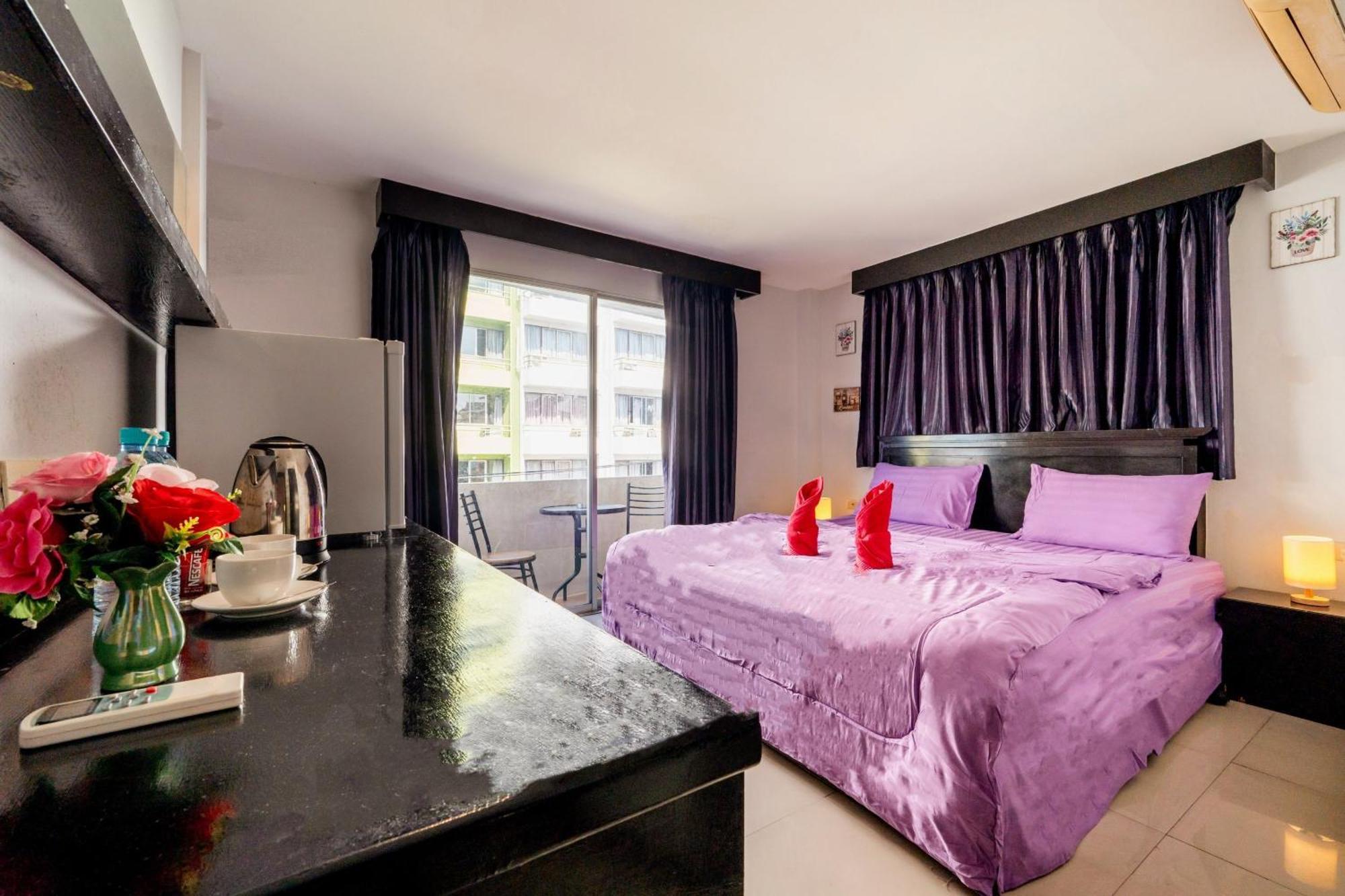 Abunawas Merry At Walking Street Hotel