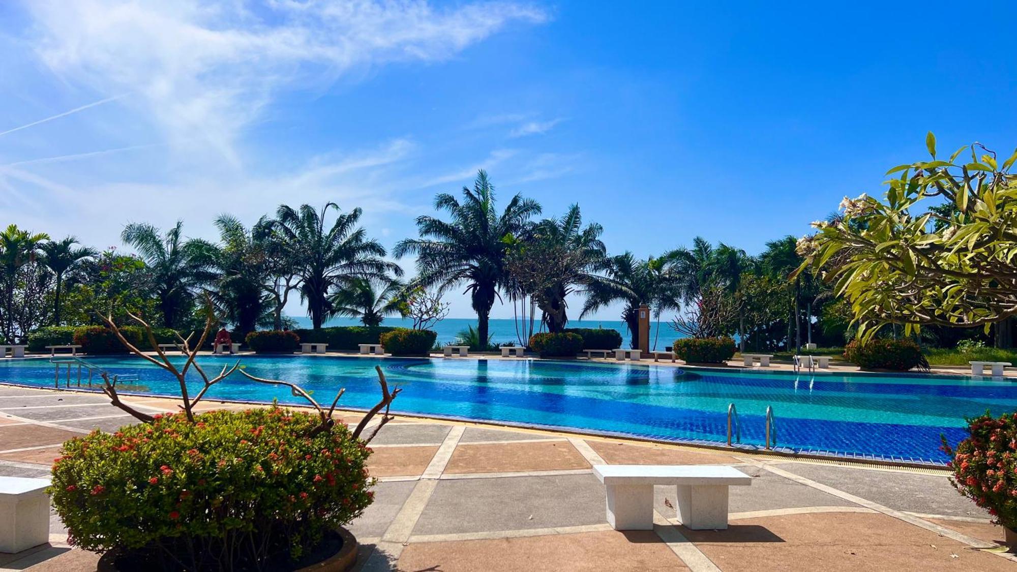 Beachfront Phratamnak Pattaya