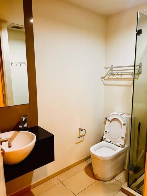Sea & Pool View 1br Near Walking Street Apartment