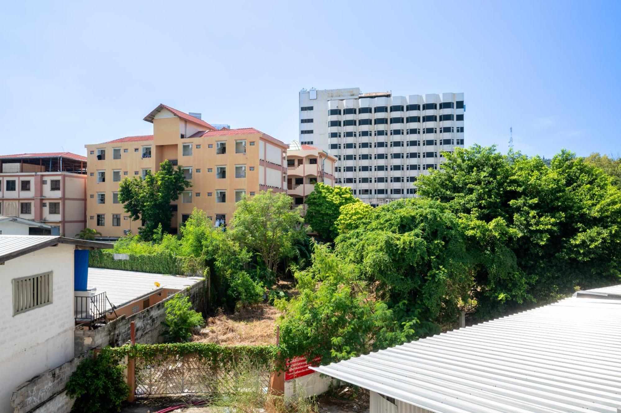 Abu Nawas Hotel Pattaya