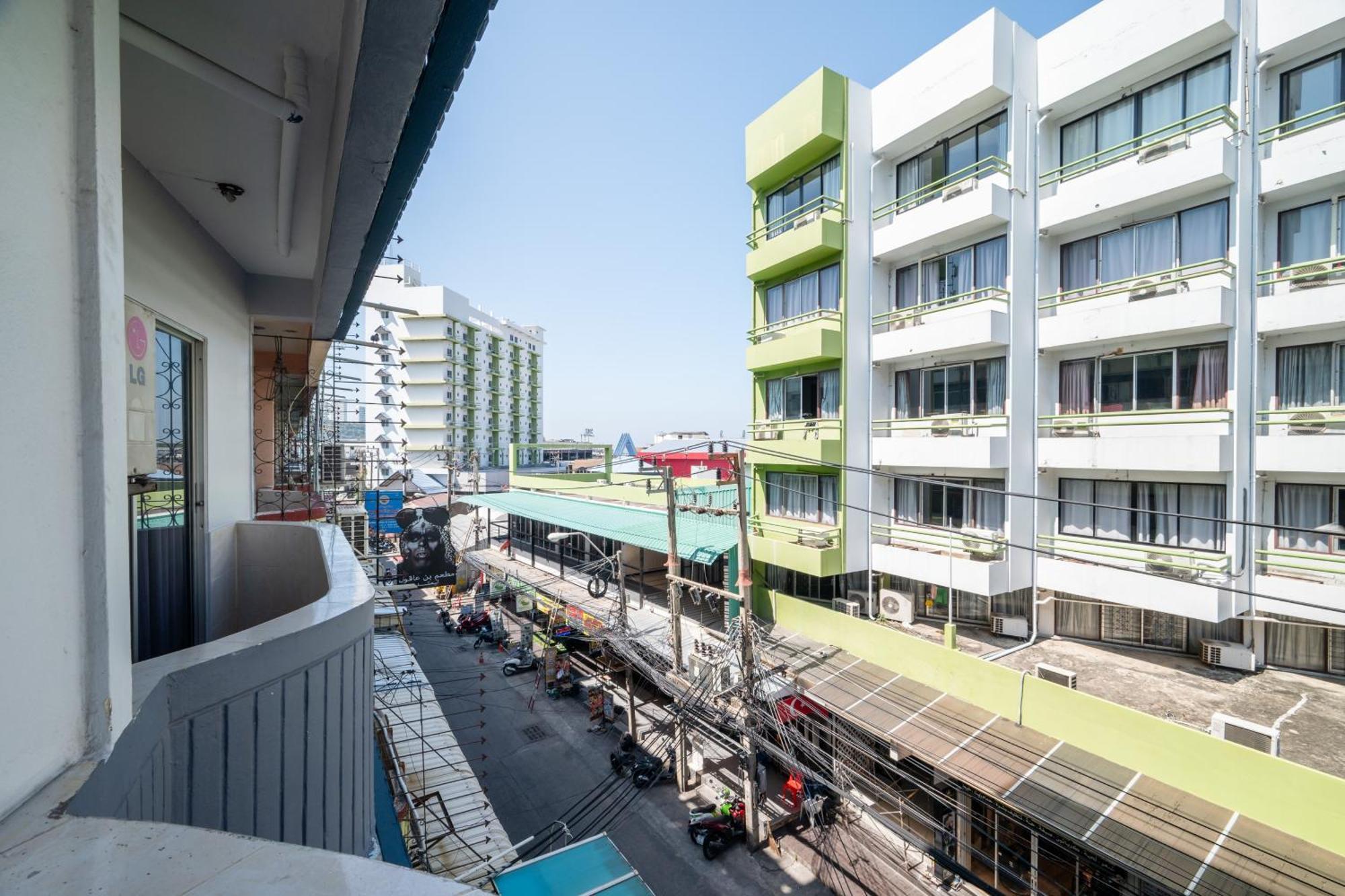 Abu Nawas Hotel Pattaya