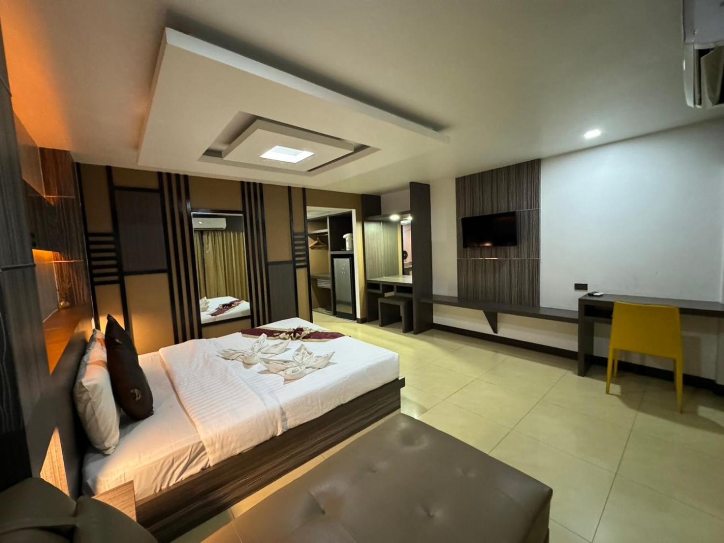 Mr.mac's Place Hotel 2*