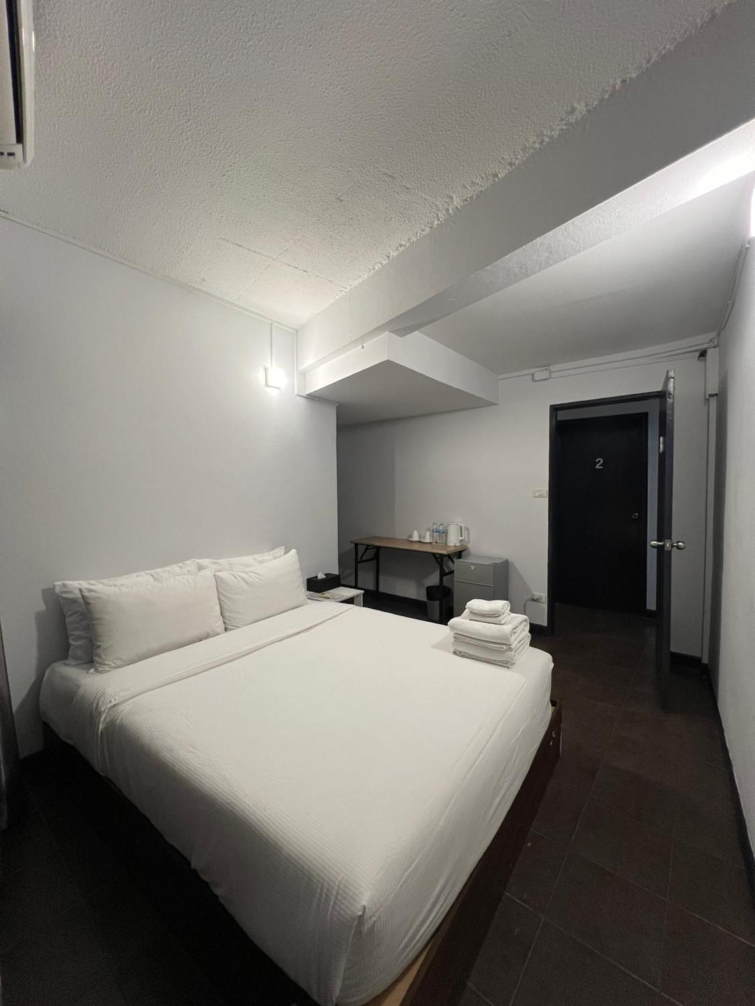 Maland House - Soi 14 Saisong Road Hotel