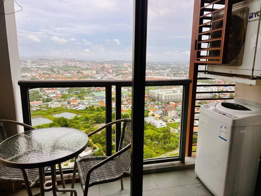 Unixx Near Walking Street Apartment Pattaya