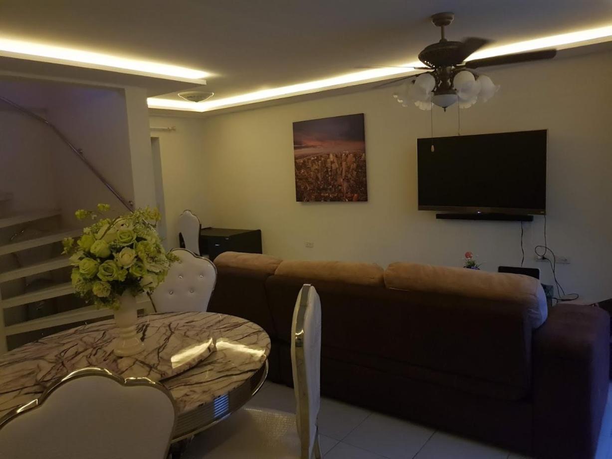 3 Bedroom Renovated House With In - And Outdoor Jacuzzi Pattaya