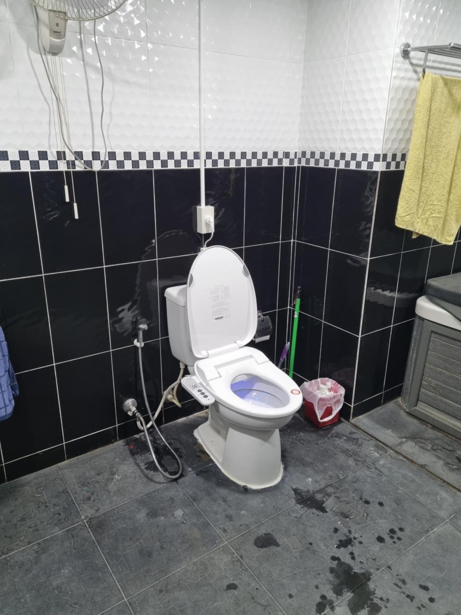 Holiday home 3 Bedroom Renovated House With In - And Outdoor Jacuzzi *