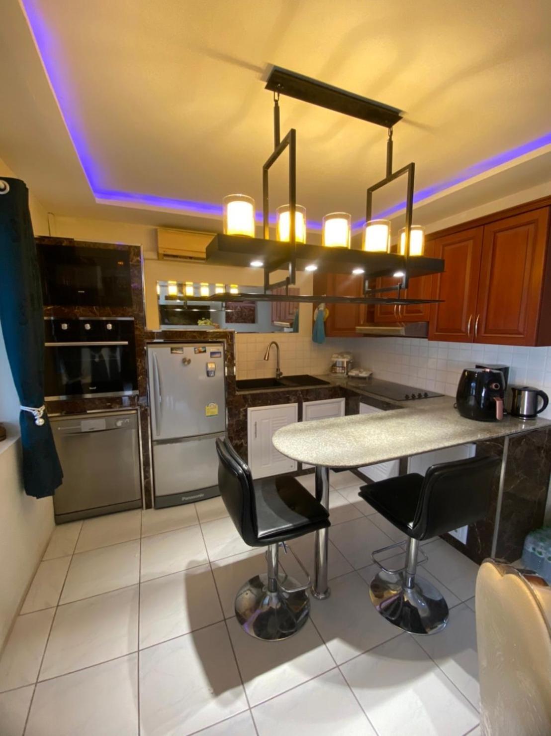 3 Bedroom Renovated House With In - And Outdoor Jacuzzi Holiday home