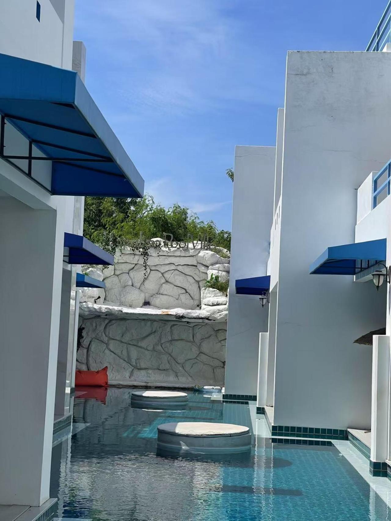 Mona Lisa Pool Homestay Pattaya