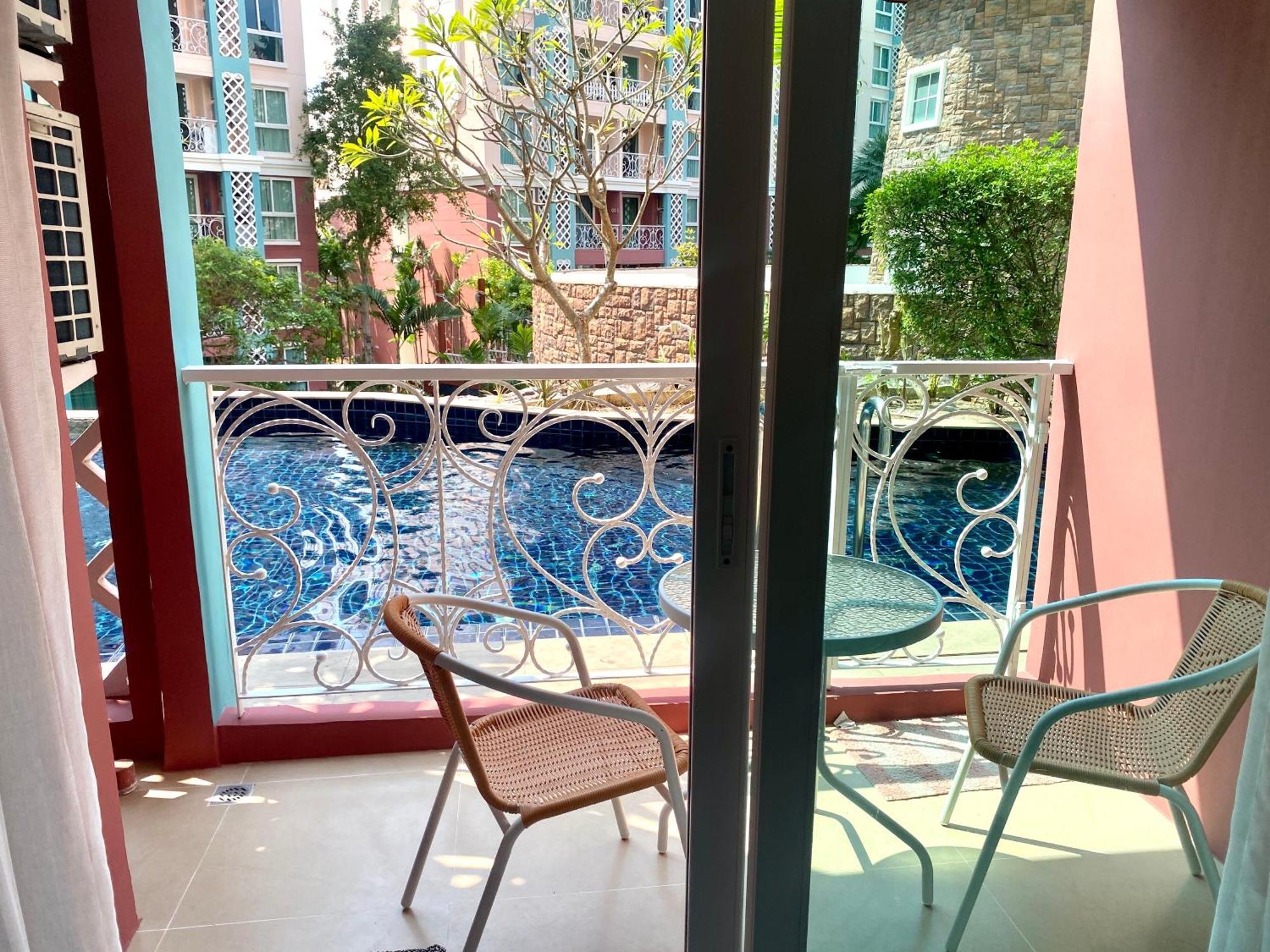 Grand Caribbean Pool Access
