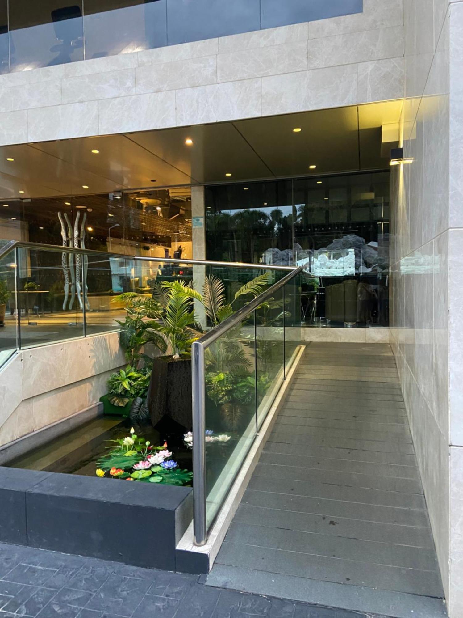 Hill And Super Seaview Condo Pattaya