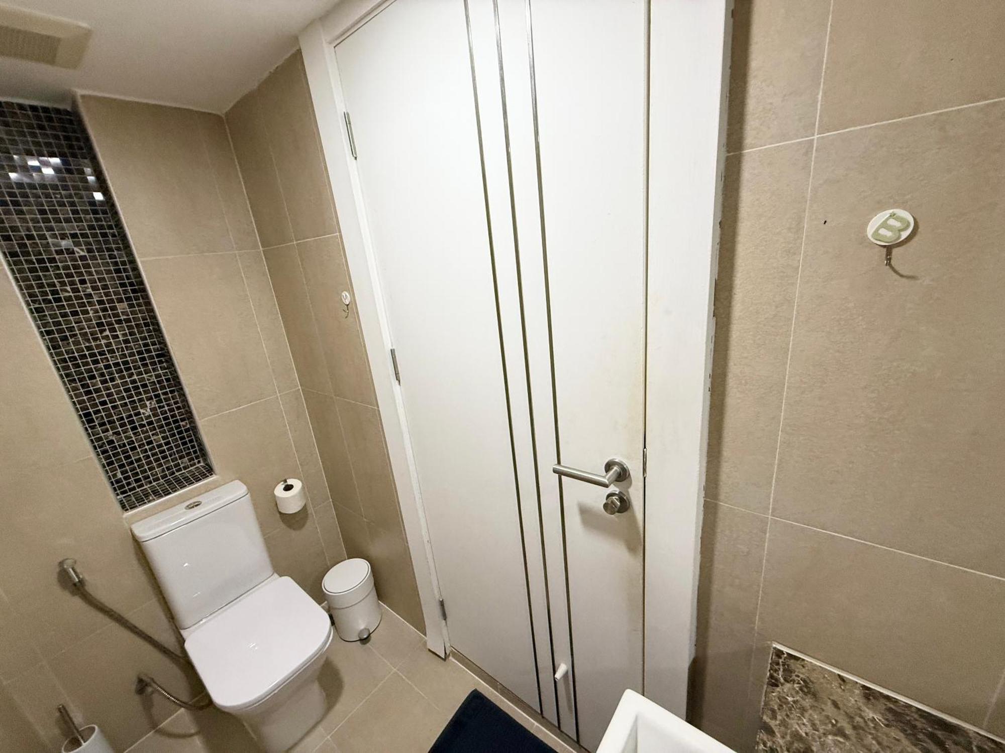 Large Luxury - Centre - Centara Avenue, Pool View - 805
