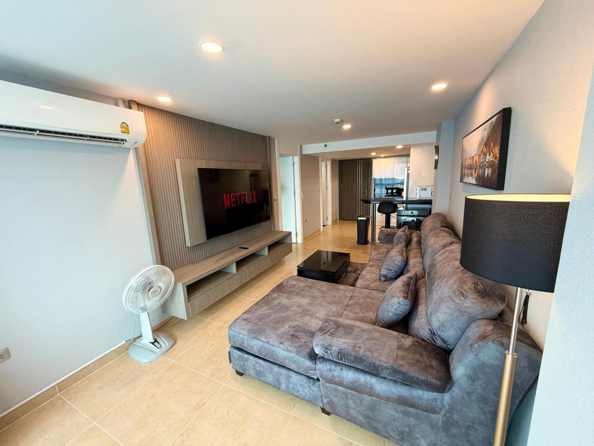 Apartment Large Luxury - Centre - Centara Avenue, Pool View - 805 Pattaya