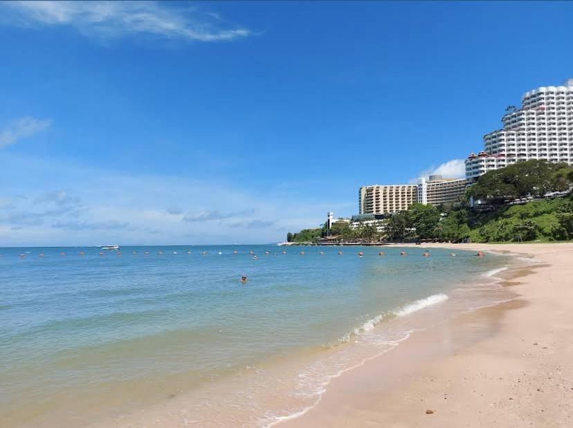 Hill And Super Seaview Condo