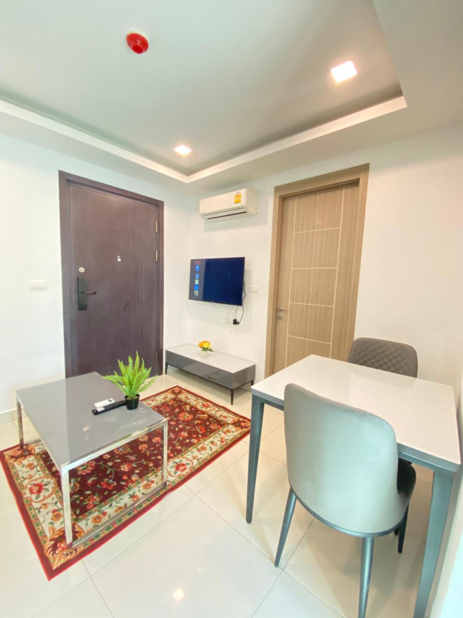 Arcadia Continental Pool View Apartment *