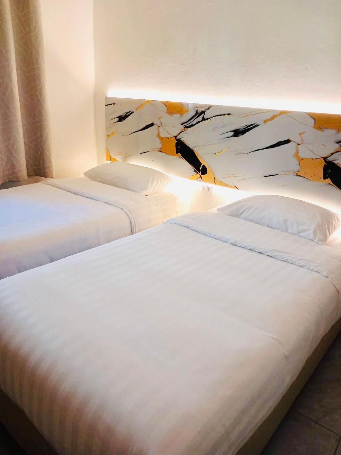Hotel Pj & Bar *