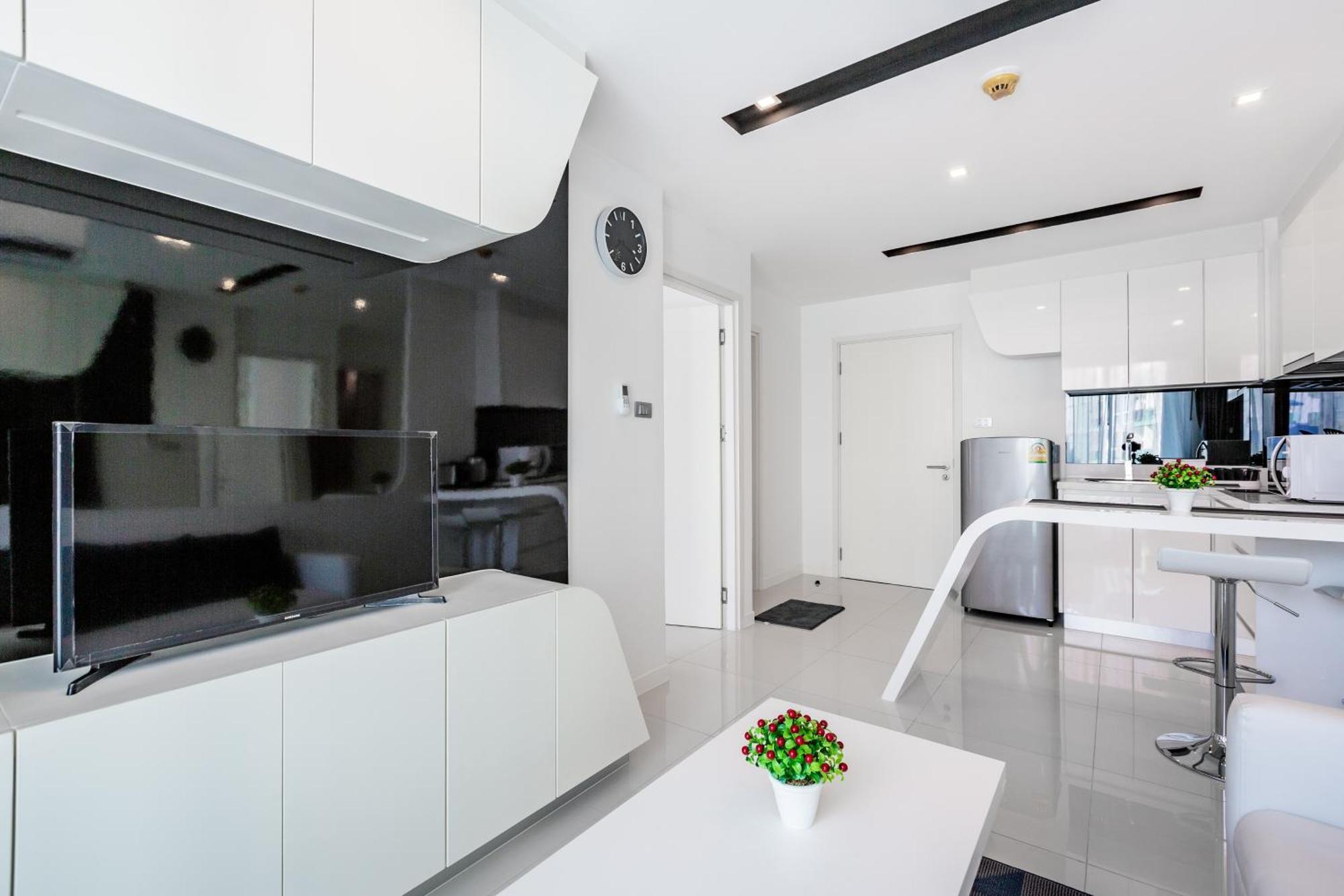 New Superb One-bedroom In The Heart Of Apartment