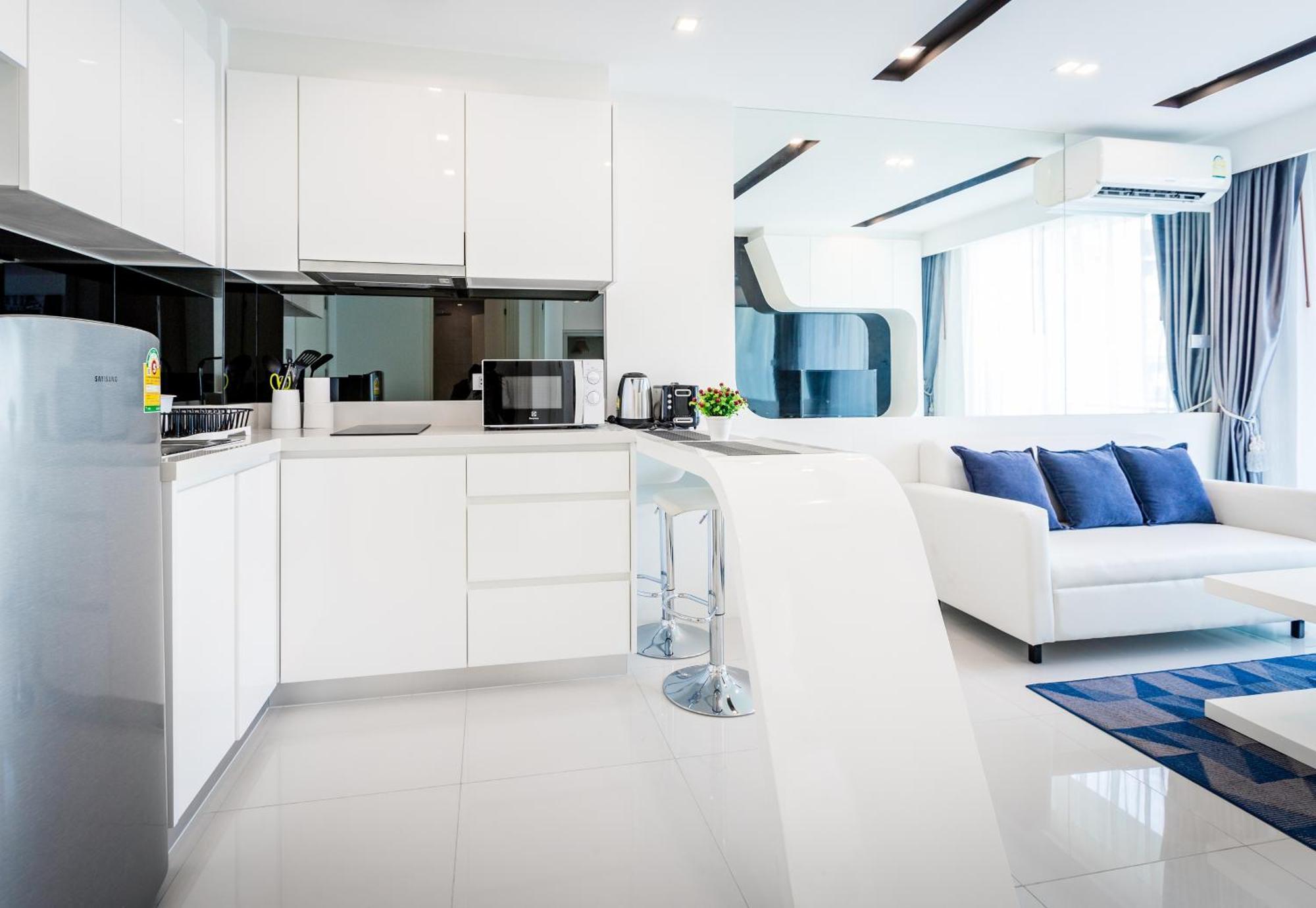 New Superb One-bedroom In The Heart Of Apartment *
